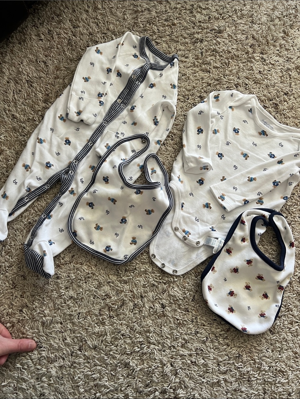 Ralph Lauren bear set. Onsies and Bibs